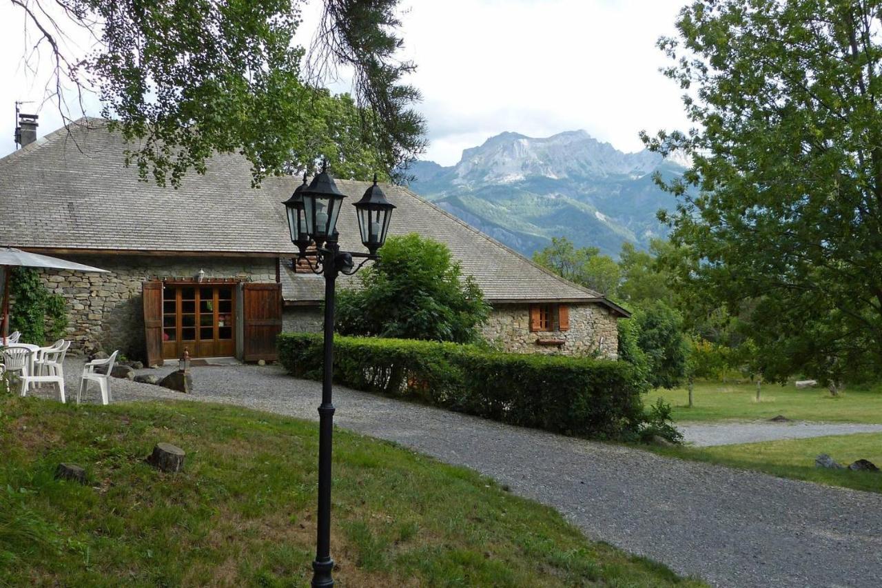 Domaine De Lara Bed & Breakfast Barcelonnette Exterior photo