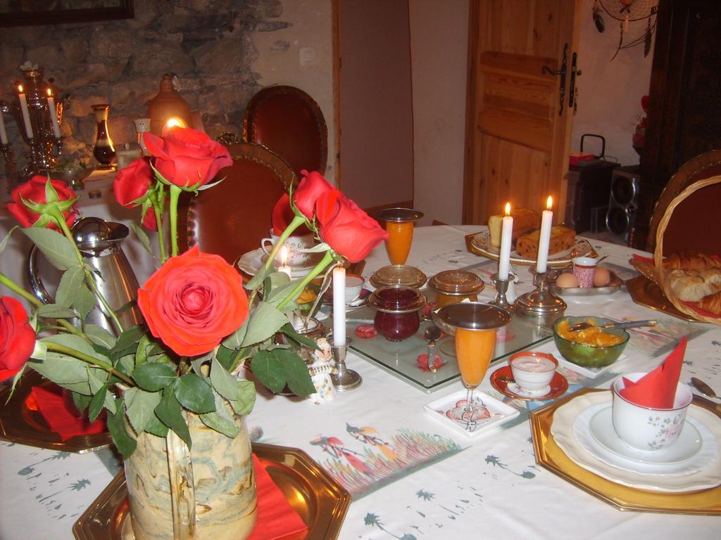 Domaine De Lara Bed & Breakfast Barcelonnette Exterior photo