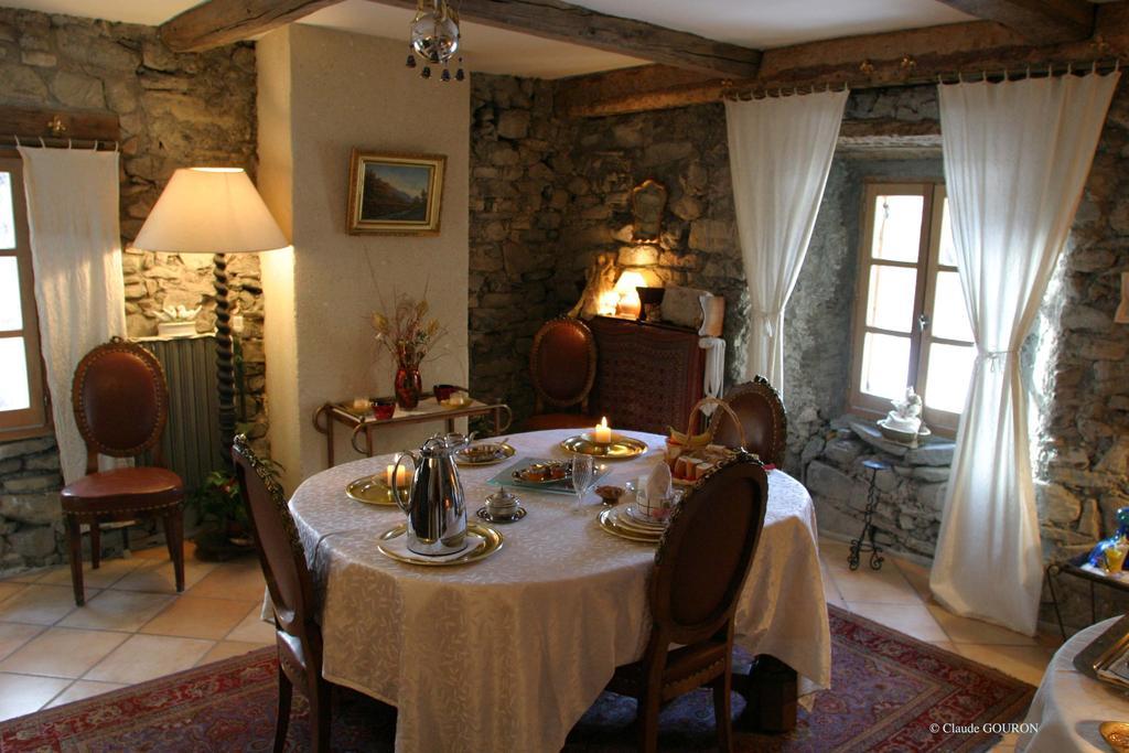 Domaine De Lara Bed & Breakfast Barcelonnette Exterior photo