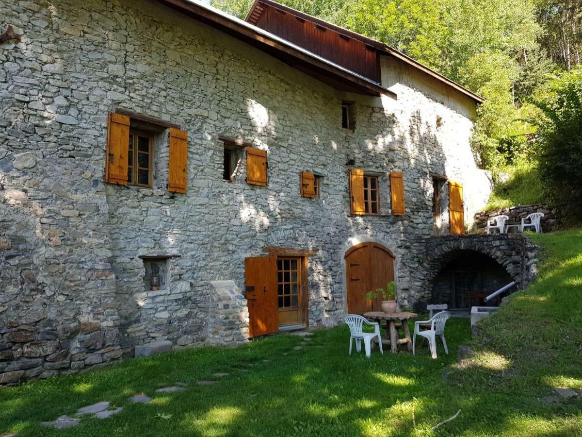 Domaine De Lara Bed & Breakfast Barcelonnette Exterior photo